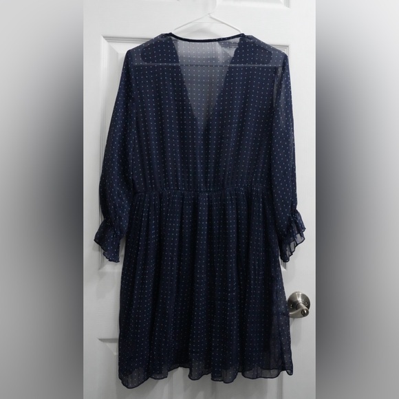 Wilfred long black dress. Buy this dress get one dress free (size M) - Picture 4 of 5